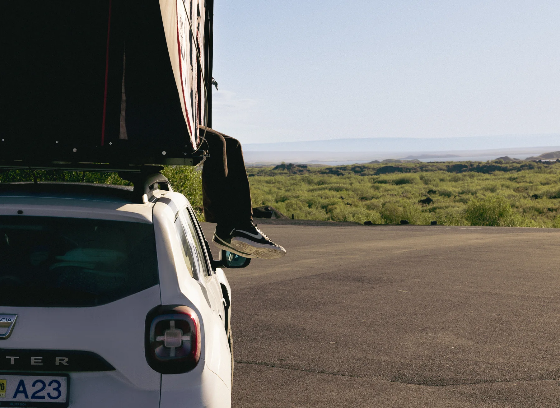 Nahaufnahme des BlackSheep Dacia Duster Dachzelts