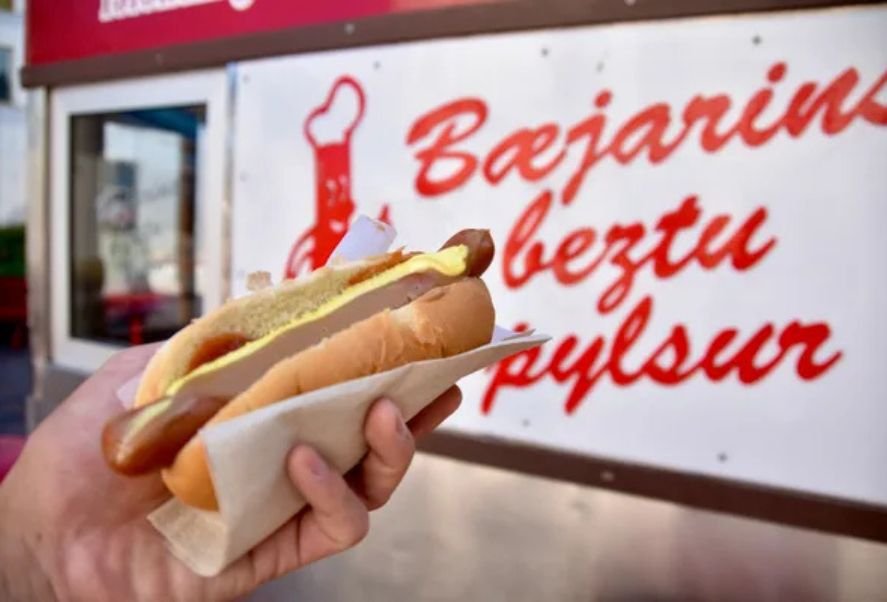 Bæjarins Bestu Pylsur: The Legendary Hot Dogs of Reykjavik
